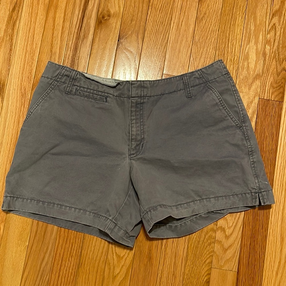 Old Navy low waisted khaki shorts
